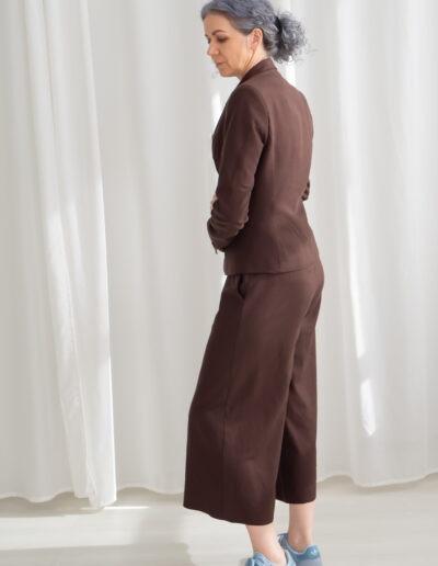 Brązowe lniane kuloty z gumką w pasie