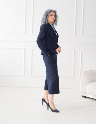 Granatowe eleganckie spodnie kuloty z wysokim stanem