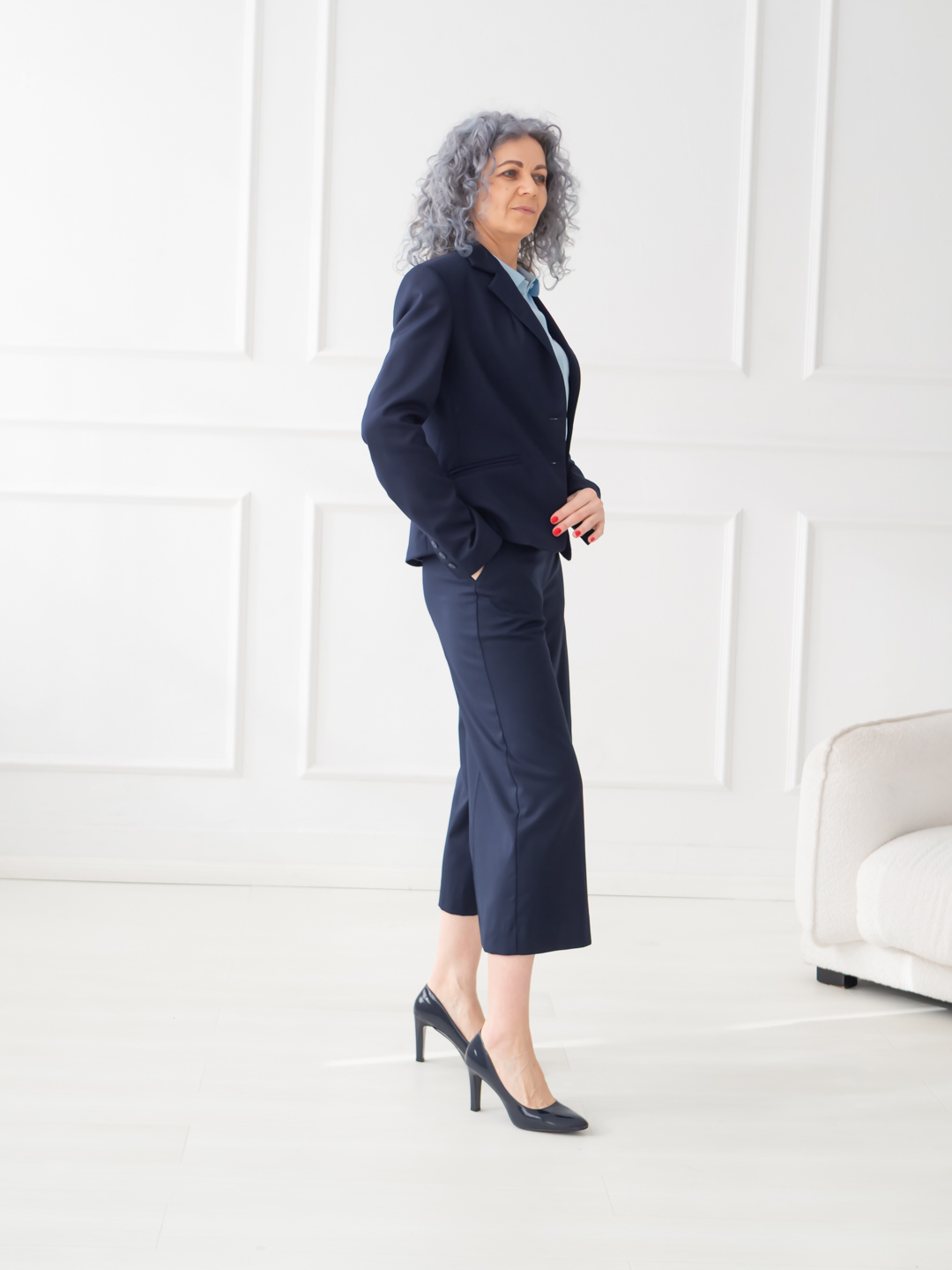 Granatowe eleganckie spodnie kuloty z wysokim stanem