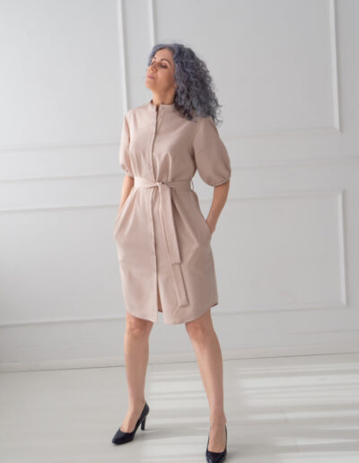 sukienka letnia beżowa szmizjerka bufki